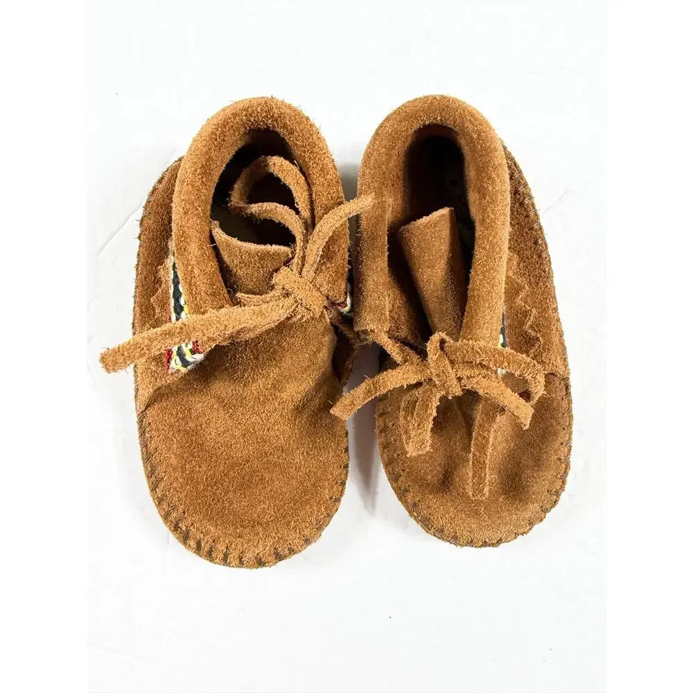 Minnetonka Brown Suede Lace Up Moccasin Soft Sole Shoes Size 4 5 toddler